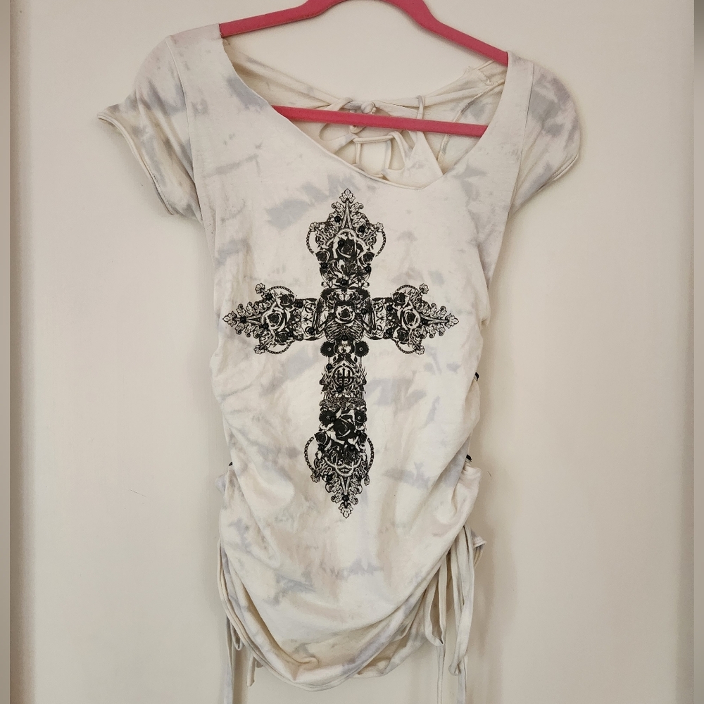 Distressed tye-dye graphic shirt